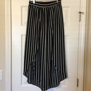 Le Lis Open Front Pants